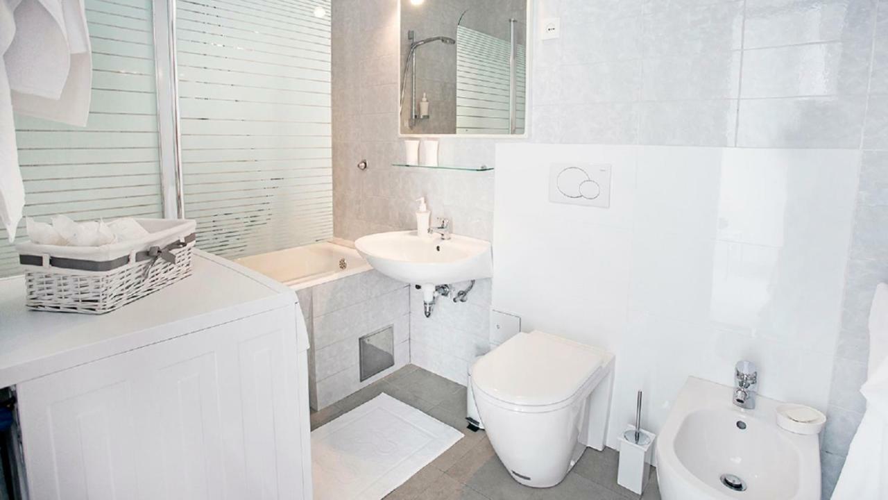 Apartment Milana - Cozy Stay With Free Parking Split Ngoại thất bức ảnh